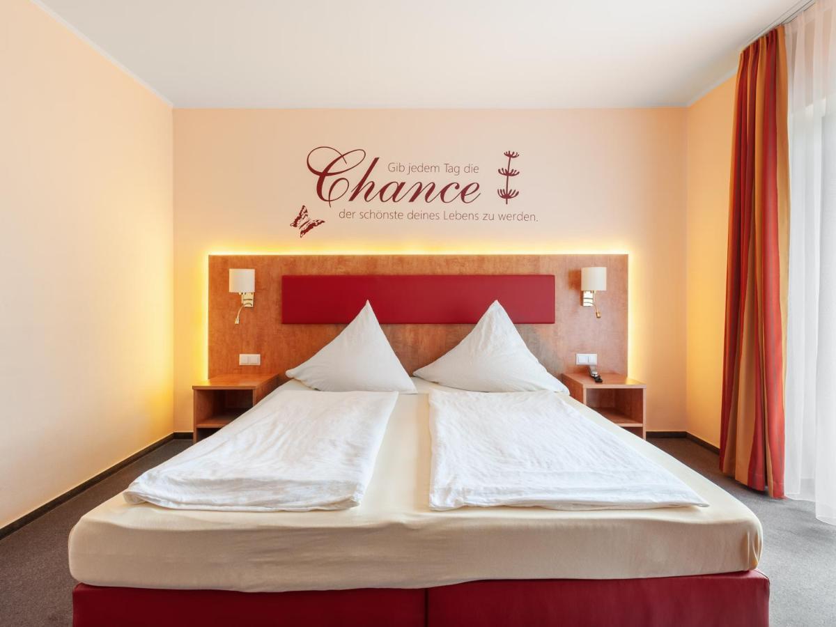 Hotel Haefner Bad Schönborn Zewnętrze zdjęcie