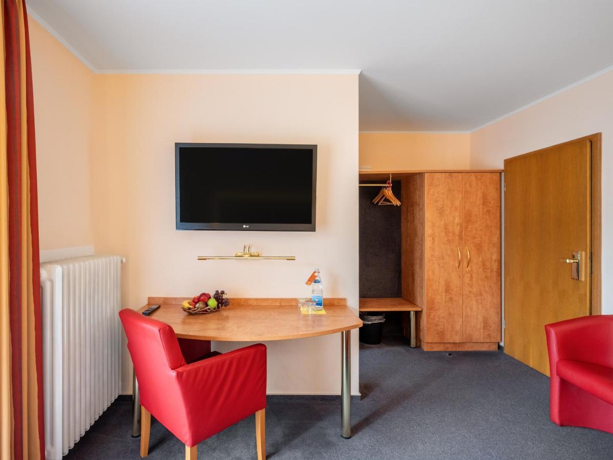 Hotel Haefner Bad Schönborn Zewnętrze zdjęcie